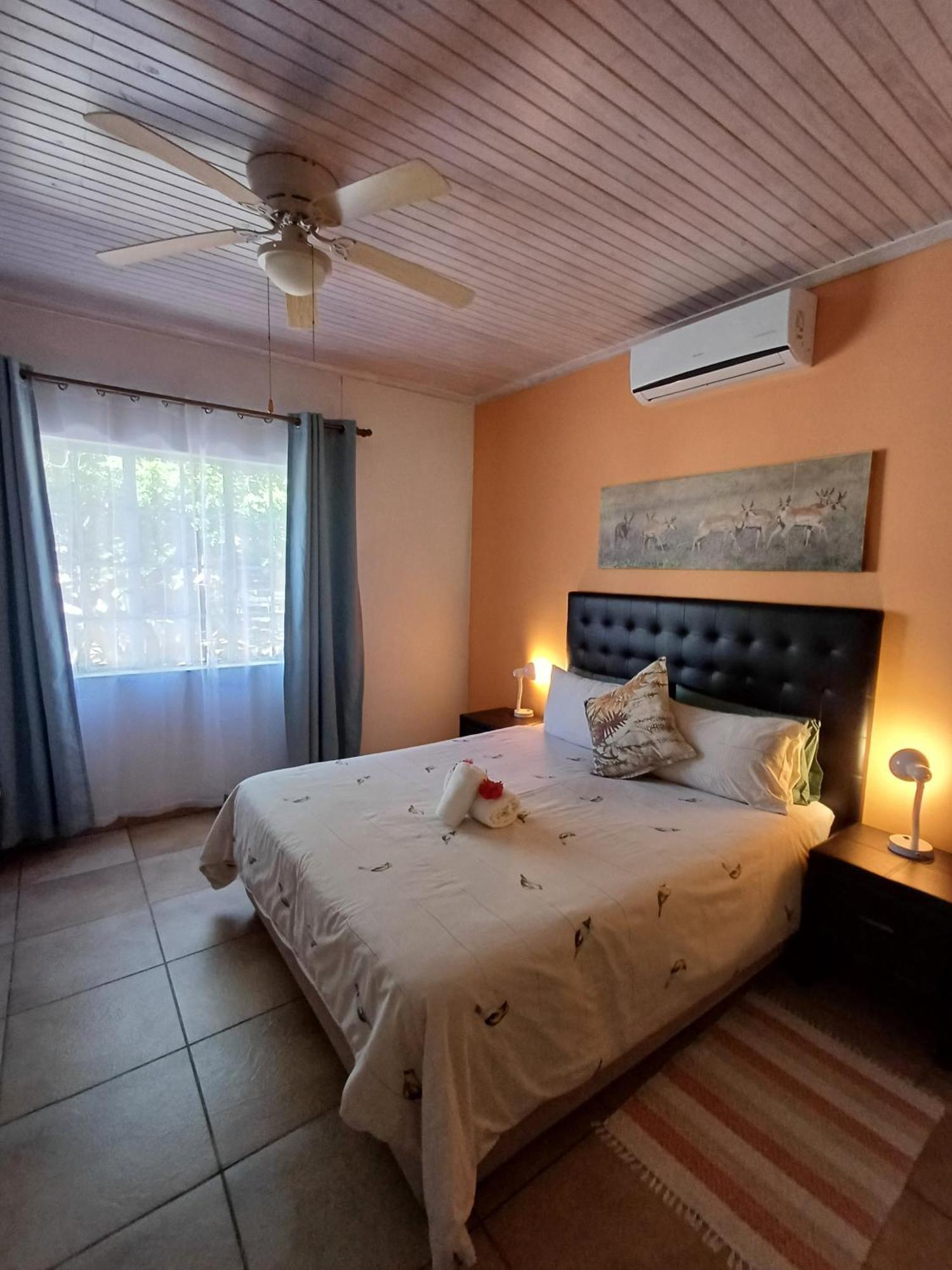 Capbon Guesthouse Windhoek Exterior foto