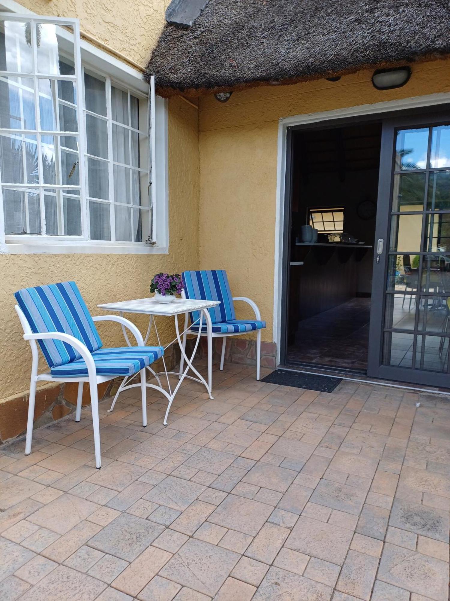 Capbon Guesthouse Windhoek Exterior foto