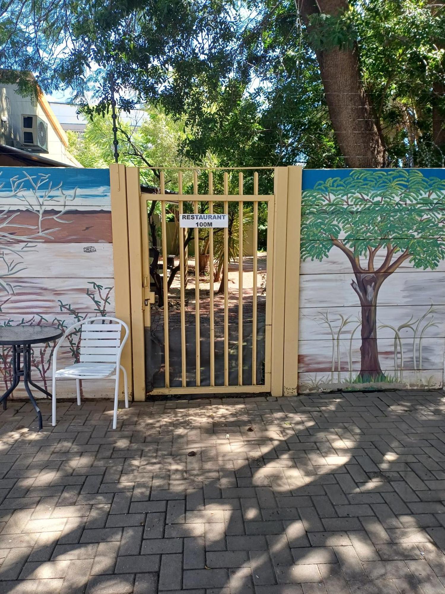 Capbon Guesthouse Windhoek Exterior foto