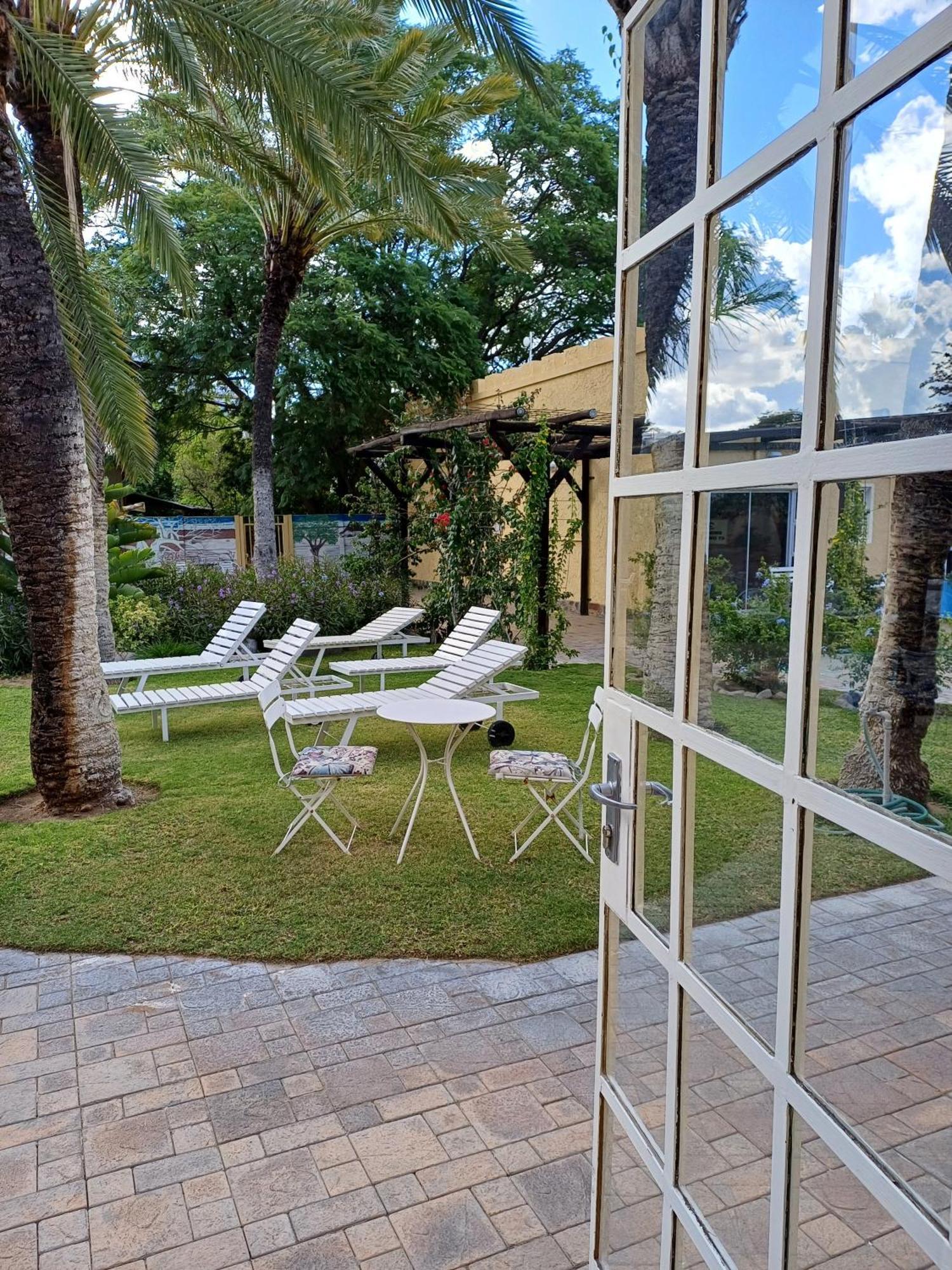 Capbon Guesthouse Windhoek Exterior foto